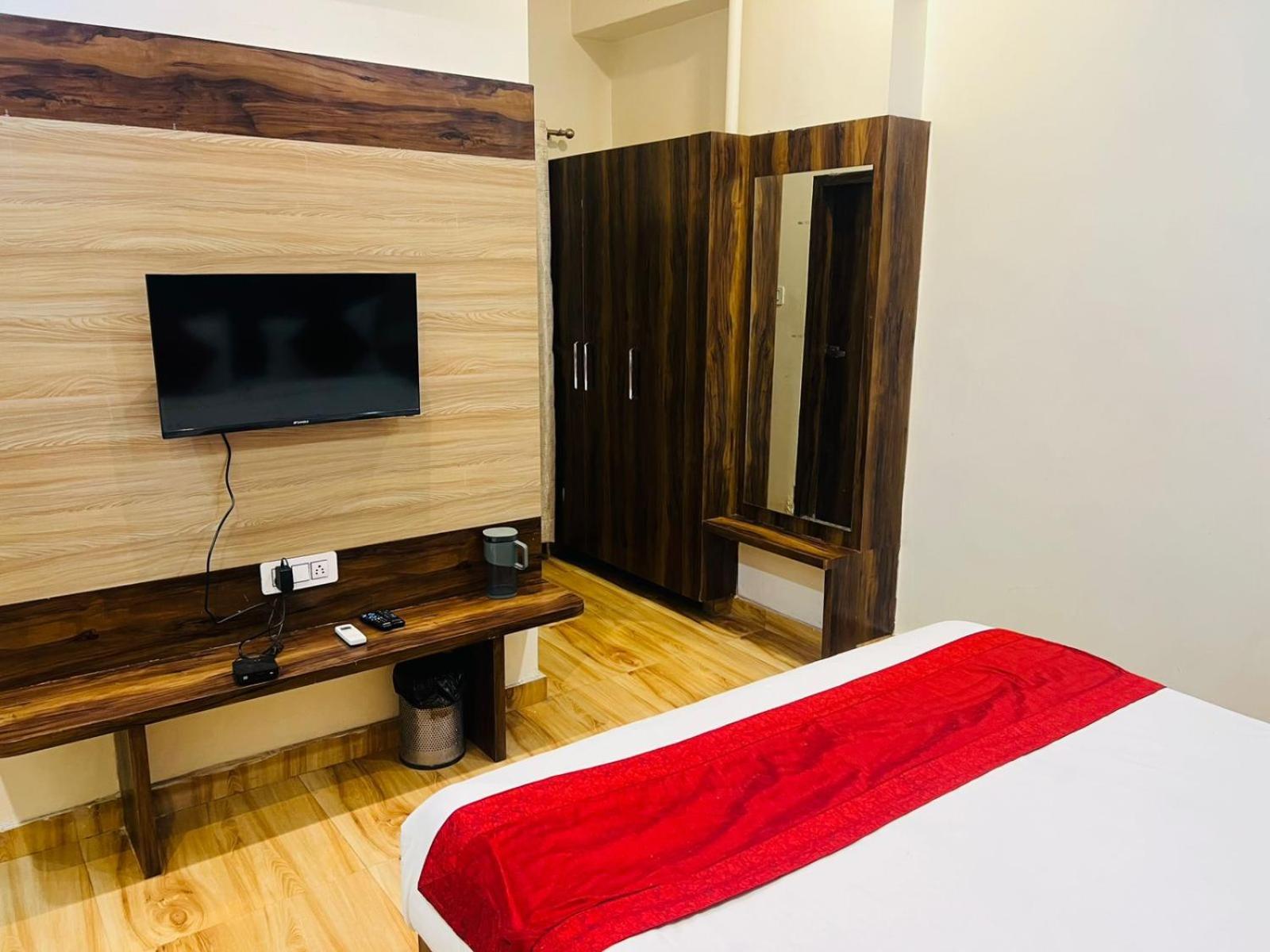 Hotel S V Grand 바라나시 외부 사진